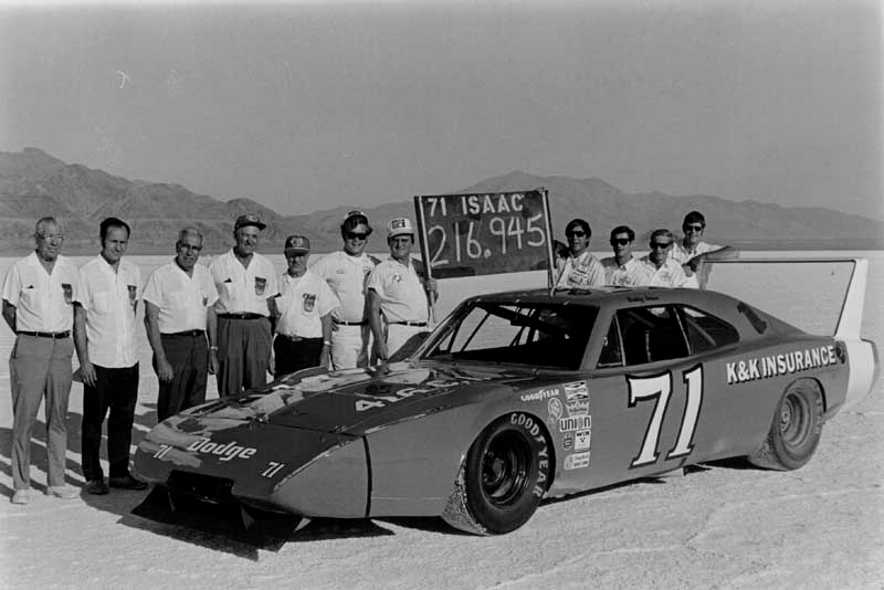 Illustration for article titled Going for a Drive in Bobby Isaac's 216+ MPH Charger Daytona